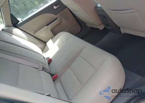 2008 Mercury Sable z USA, uszkodzony, nr VIN 1MEHM40W68G613972